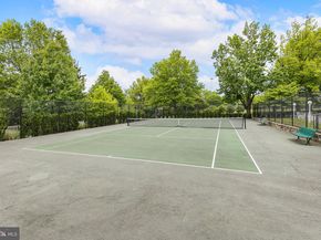 2800 S Abingdon Street B, Arlington VA 22206