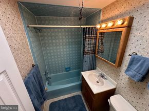 133 Meadow Lane, Philadelphia PA 19154