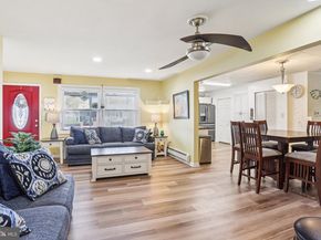 47 Glenwood Lane, Levittown PA 19055