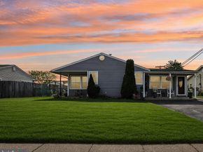 47 Glenwood Lane, Levittown PA 19055