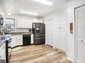 47 Glenwood Lane, Levittown PA 19055