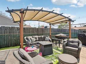 47 Glenwood Lane, Levittown PA 19055