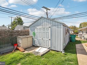 47 Glenwood Lane, Levittown PA 19055