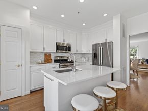 1221 Roundhouse Lane, Alexandria VA 22314