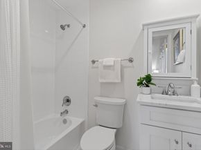 1221 Roundhouse Lane, Alexandria VA 22314
