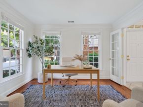 1221 Roundhouse Lane, Alexandria VA 22314