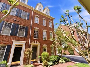 1221 Roundhouse Lane, Alexandria VA 22314