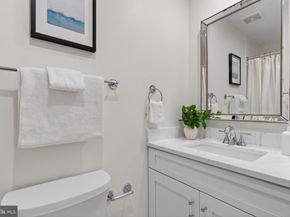 1221 Roundhouse Lane, Alexandria VA 22314