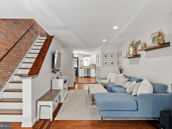 2050 Saint Albans Street, Philadelphia PA 19146