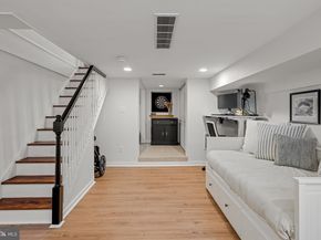 2050 Saint Albans Street, Philadelphia PA 19146