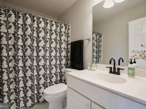 2520 Walnut Leaf Lane, Herndon VA 20171