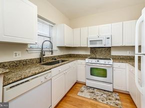 4550 Strutfield Lane 2225, Alexandria VA 22311