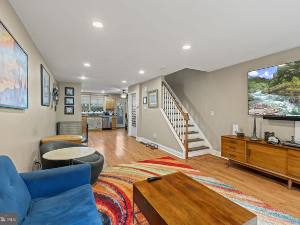1524 S Iseminger Street, Philadelphia PA 19147