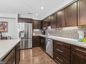 808 Carpenter Street C, Philadelphia PA 19147
