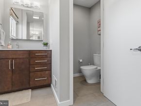 808 Carpenter Street C, Philadelphia PA 19147
