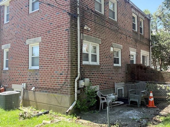 1105 Spruce Street, Collingdale PA 19023