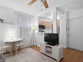 1431 Spruce Street 1R, Philadelphia PA 19102