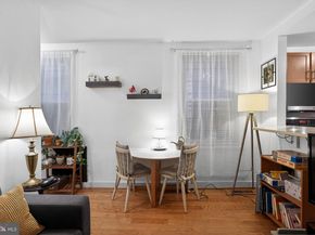 1431 Spruce Street 1R, Philadelphia PA 19102