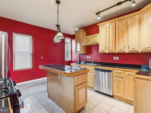 127 W Washington Lane, Philadelphia PA 19144