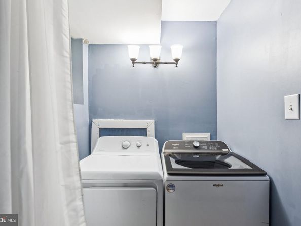 127 W Washington Lane, Philadelphia PA 19144