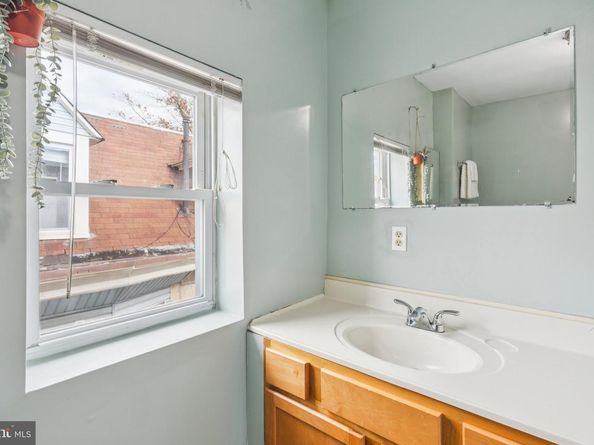 127 W Washington Lane, Philadelphia PA 19144