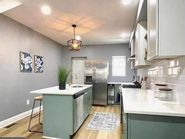 1754 Waterloo Street, Philadelphia PA 19122
