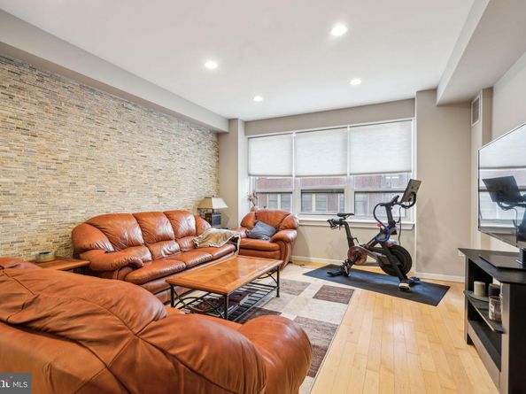 1425 Locust Street 5F, Philadelphia PA 19102