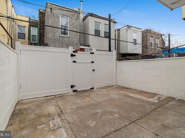 2047 S Beechwood Street, Philadelphia PA 19145