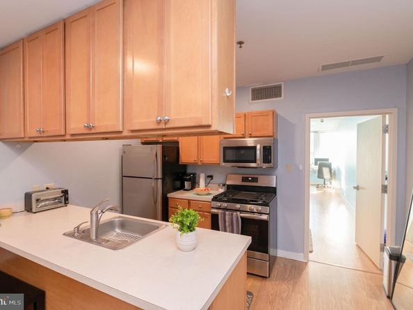 1100 Vine 1105, Philadelphia PA 19107