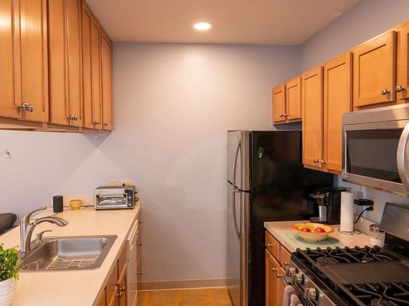 1100 Vine 1105, Philadelphia PA 19107