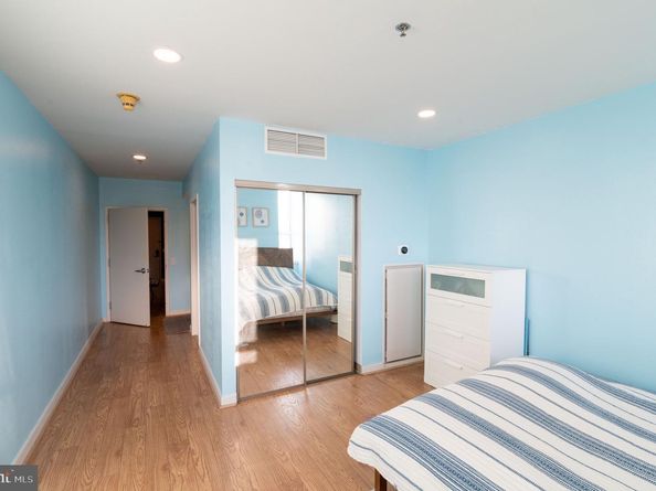 1100 Vine 1105, Philadelphia PA 19107