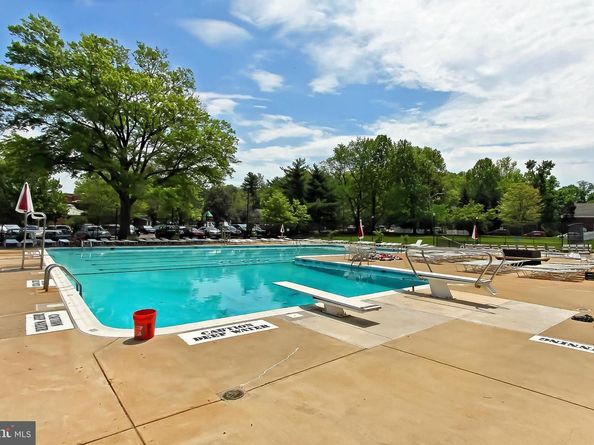 1225 Martha Custis Drive 319, Alexandria VA 22302