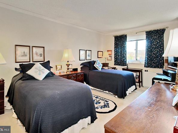 1225 Martha Custis Drive 319, Alexandria VA 22302