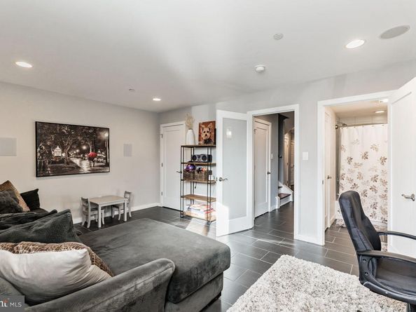 603 Poplar Street, Philadelphia PA 19123