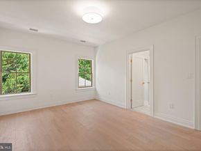 5022 Cathedral Avenue NW, Washington DC 20016