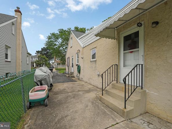 609 S Elmwood Avenue, Glenolden PA 19036