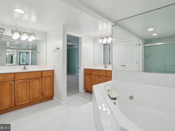 1515 S Arlington Ridge Road 603, Arlington VA 22202