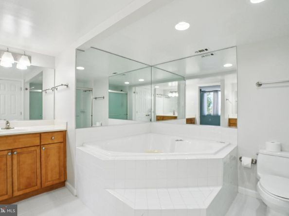1515 S Arlington Ridge Road 603, Arlington VA 22202