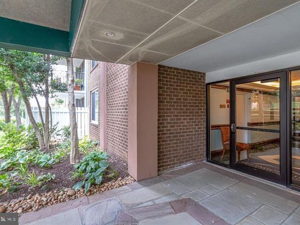 1515 S Arlington Ridge Road 603, Arlington VA 22202