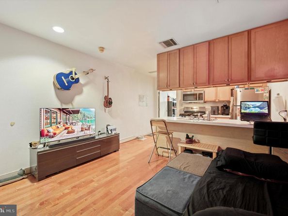 1100 Vine Street 1409, Philadelphia PA 19107