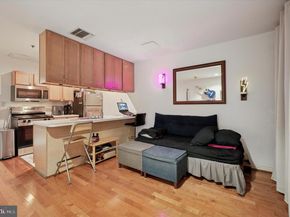 1100 Vine Street 1409, Philadelphia PA 19107