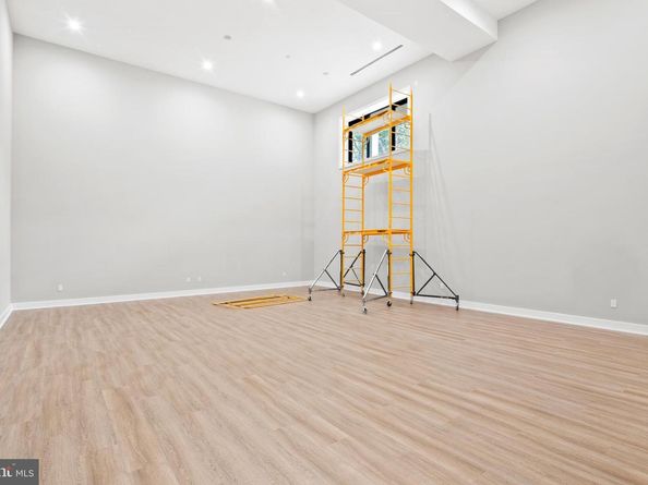 1205 Crest Lane, Mclean VA 22101