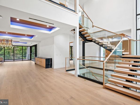 1205 Crest Lane, Mclean VA 22101