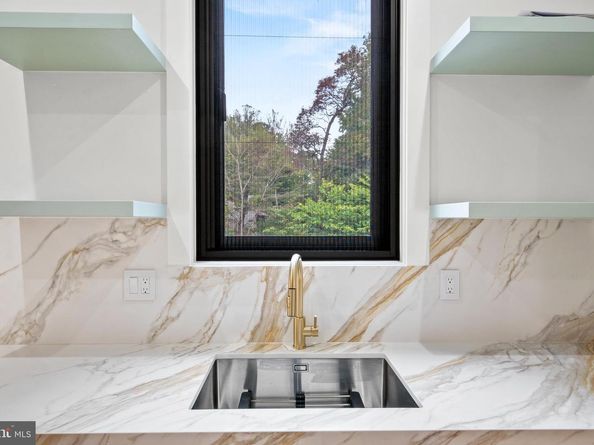 1205 Crest Lane, Mclean VA 22101