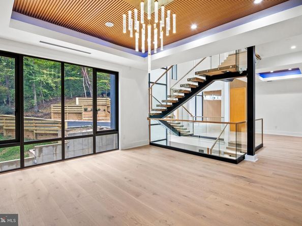 1205 Crest Lane, Mclean VA 22101