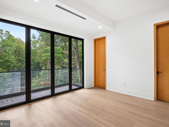 1205 Crest Lane, Mclean VA 22101