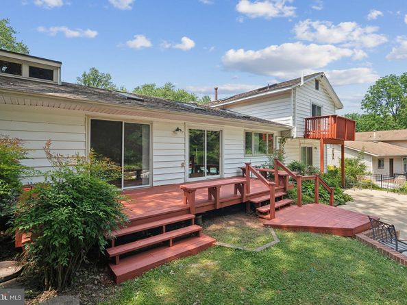 9207 Bois Avenue, Vienna VA 22182
