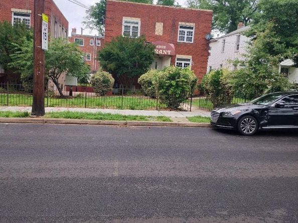 4202 Grant Street NE 202, Washington DC 20019