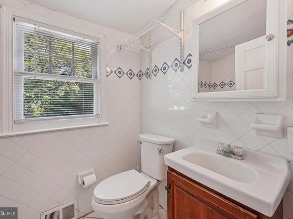417 Toland Drive, Fort Washington PA 19034