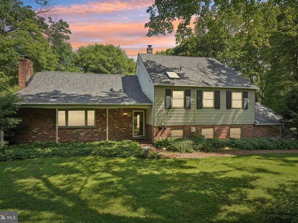 417 Toland Drive, Fort Washington PA 19034